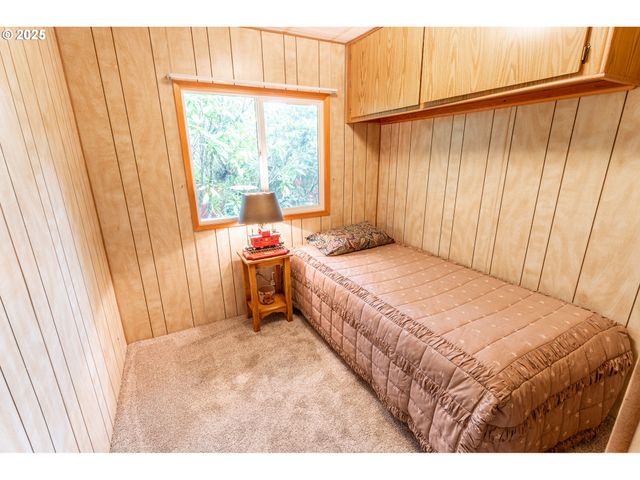 1600 RHODODENDRON Dr 207, Florence, OR 97439