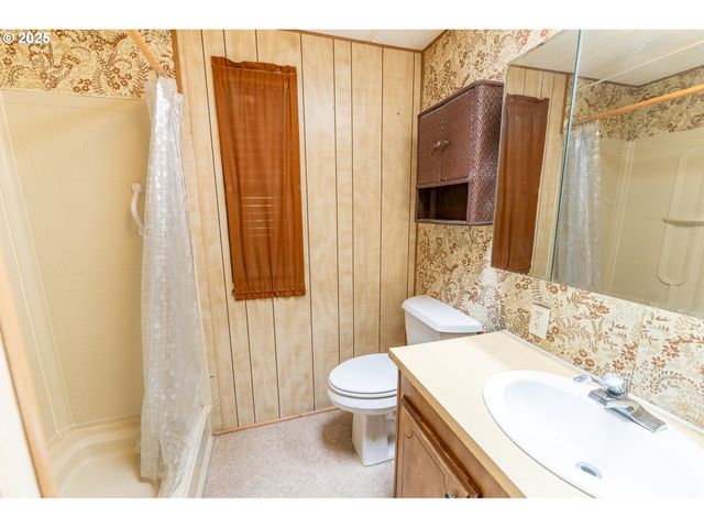 1600 RHODODENDRON Dr 207, Florence, OR 97439