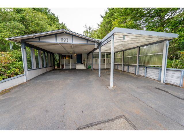 1600 RHODODENDRON Dr 207, Florence, OR 97439