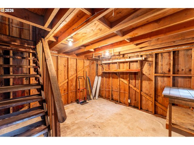 1600 RHODODENDRON Dr 207, Florence, OR 97439