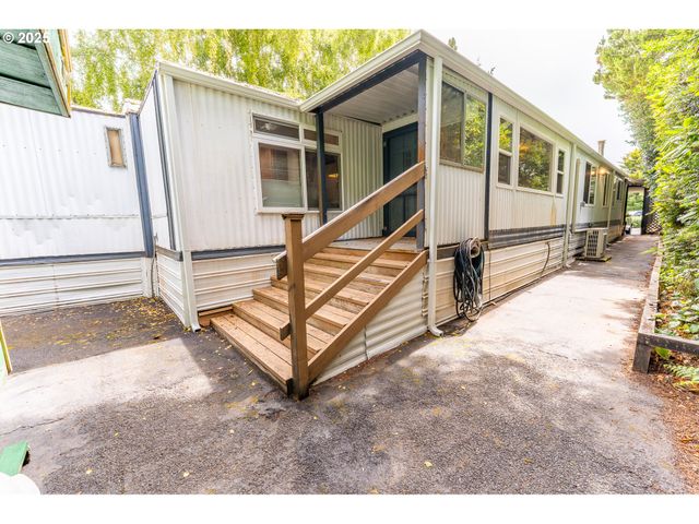 1600 RHODODENDRON Dr 207, Florence, OR 97439