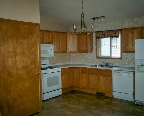 21328 W Starry Lane, Lake Zurich, IL 60047