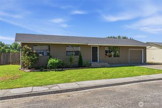 411 SE Brierwood Court, Castle Rock, WA 98611