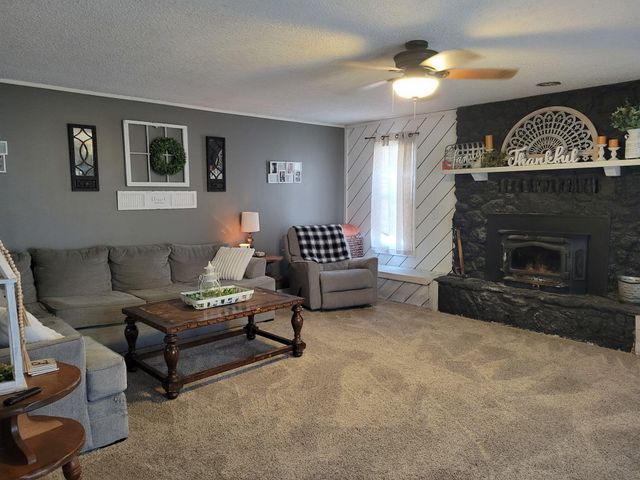 103 N Julie Avenue, Mansfield, MO 65704