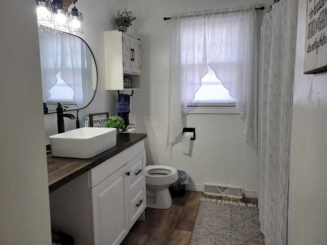 103 N Julie Avenue, Mansfield, MO 65704