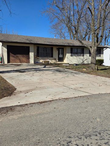 103 N Julie Avenue, Mansfield, MO 65704