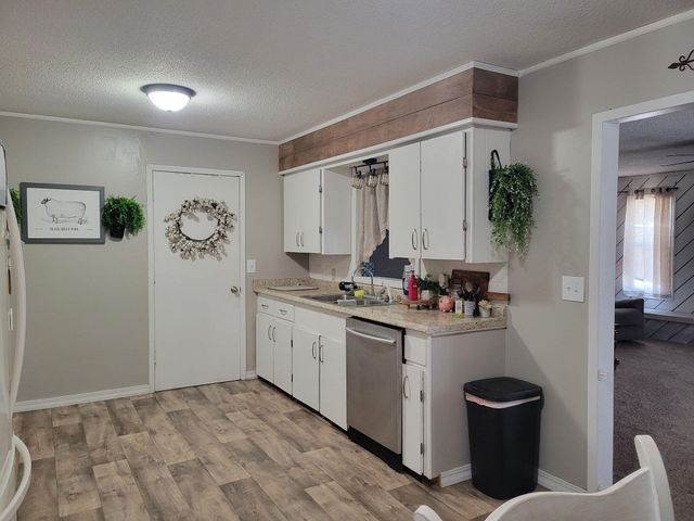 103 N Julie Avenue, Mansfield, MO 65704