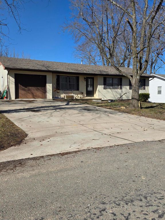 103 N Julie Avenue, Mansfield, MO 65704