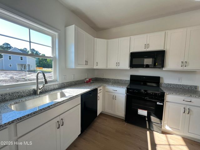 512 Bartley Street, Vass, NC 28394