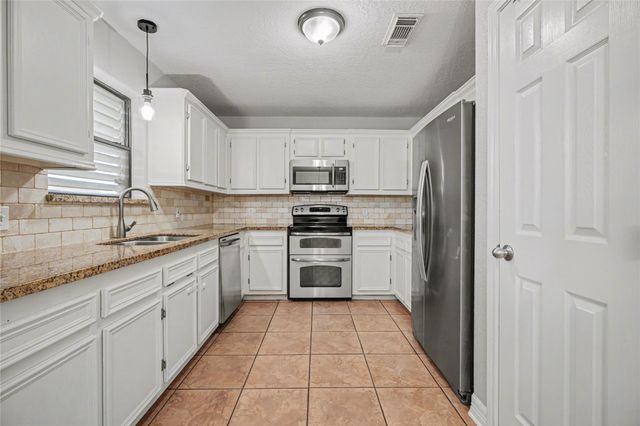 12431 9th Street, Santa Fe, TX 77510