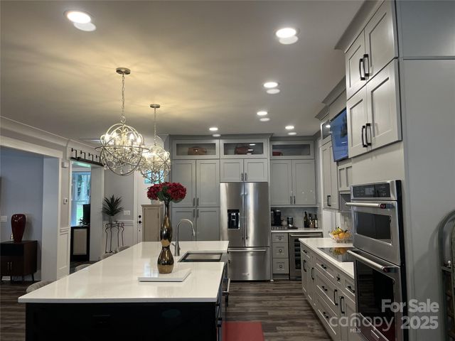 900 Houston Heights Road, Charlotte, NC 28262