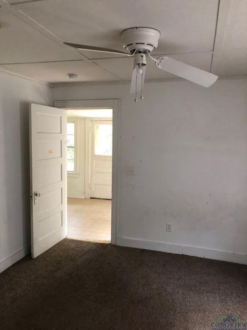 402 W Pine St, Overton, TX 75684