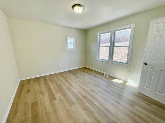 8312 S Phillips Avenue, Chicago, IL 60617