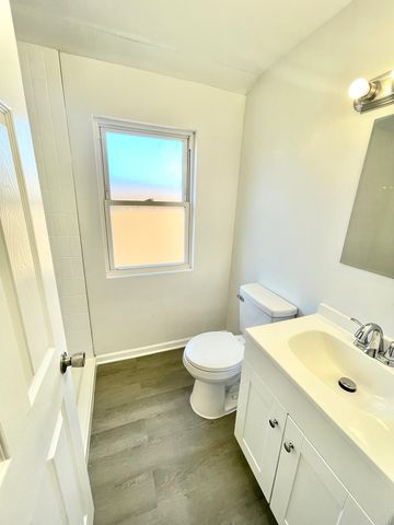 8312 S Phillips Avenue, Chicago, IL 60617