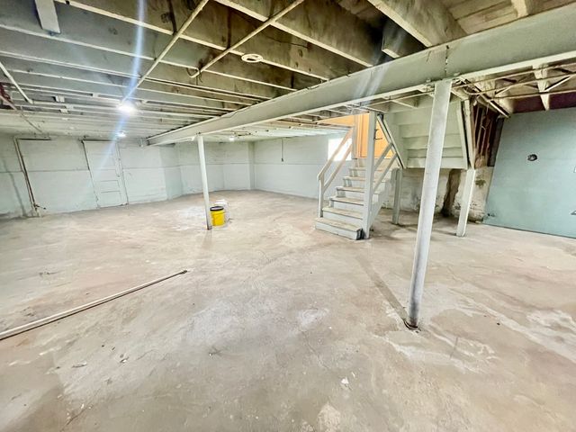 8312 S Phillips Avenue, Chicago, IL 60617