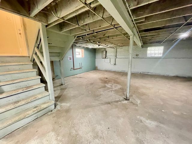 8312 S Phillips Avenue, Chicago, IL 60617