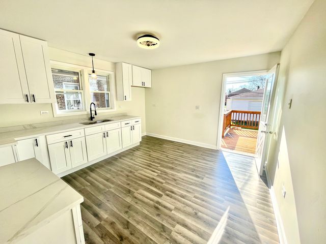 8312 S Phillips Avenue, Chicago, IL 60617