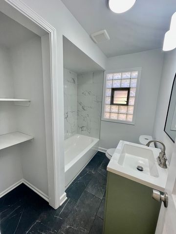 8312 S Phillips Avenue, Chicago, IL 60617