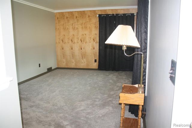 5001 Montfaucon Street, Trenton, MI 48183