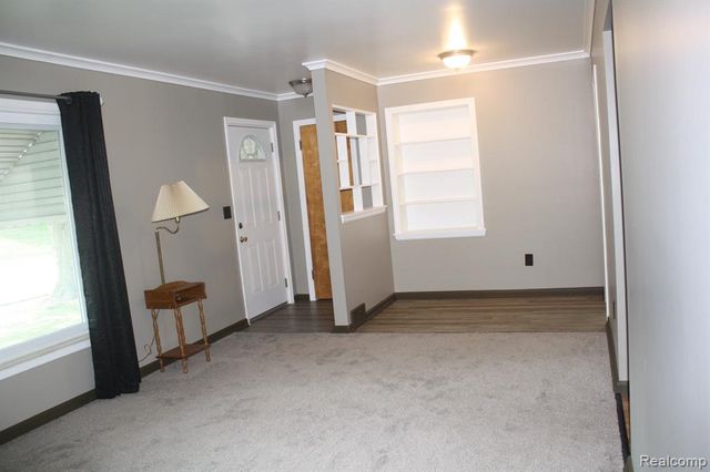 5001 Montfaucon Street, Trenton, MI 48183