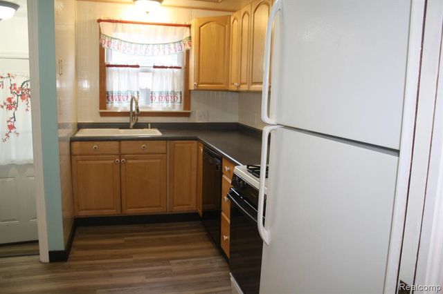 5001 Montfaucon Street, Trenton, MI 48183