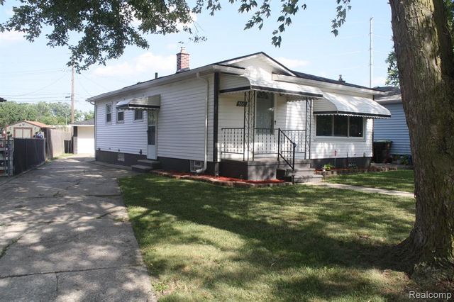 5001 Montfaucon Street, Trenton, MI 48183