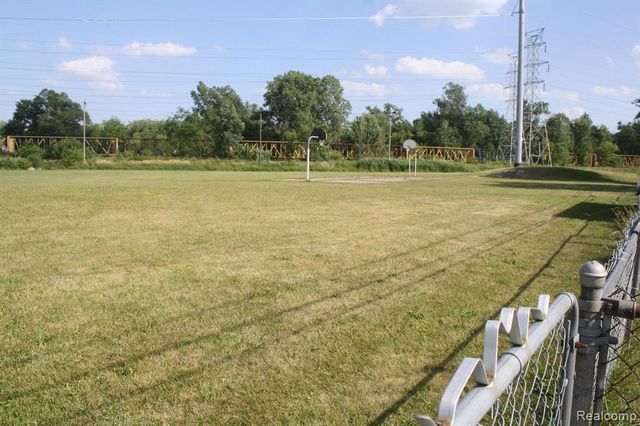 5001 Montfaucon Street, Trenton, MI 48183