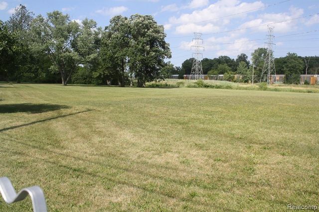 5001 Montfaucon Street, Trenton, MI 48183