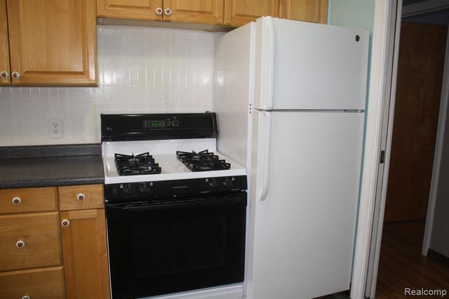 5001 Montfaucon Street, Trenton, MI 48183