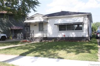 5001 Montfaucon Street, Trenton, MI 48183