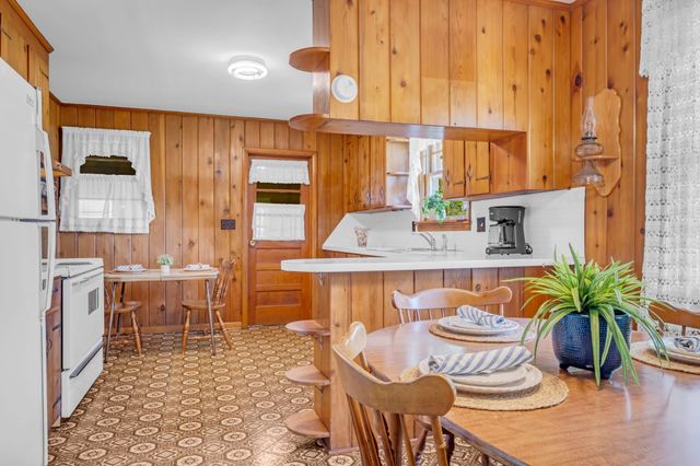 1006 Hershell St, Burns, TN 37029
