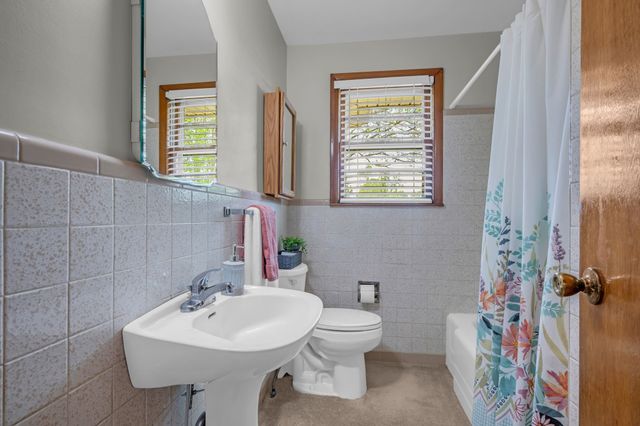 1006 Hershell St, Burns, TN 37029