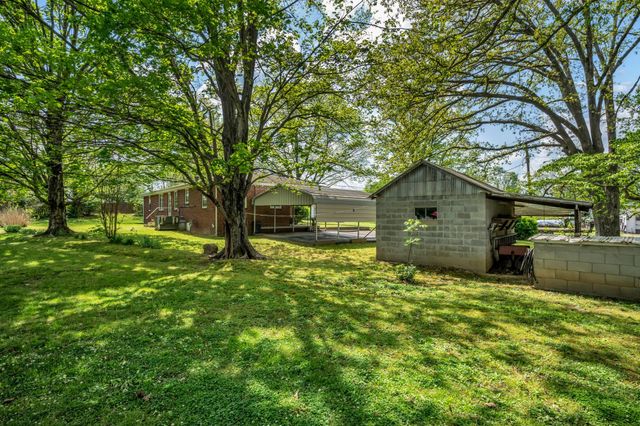 1006 Hershell St, Burns, TN 37029