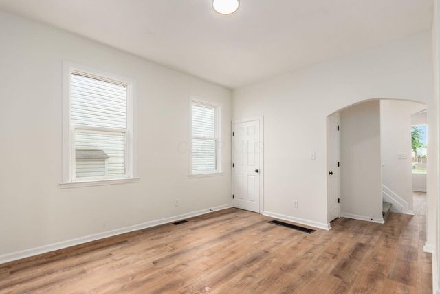 865 Old Leonard Avenue, Columbus, OH 43203