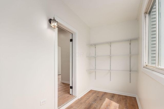 865 Old Leonard Avenue, Columbus, OH 43203