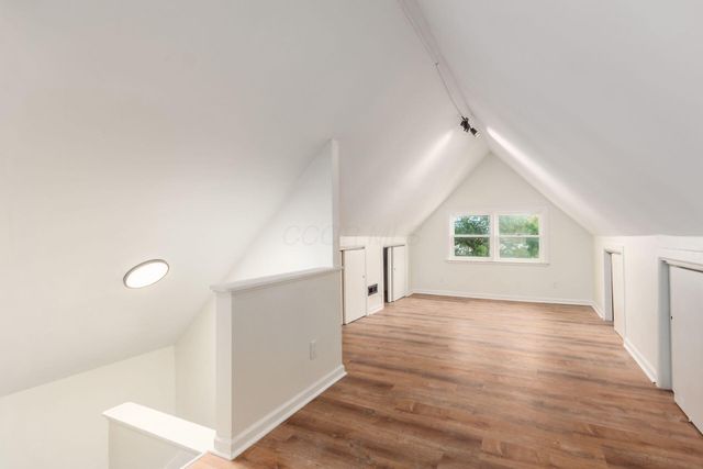 865 Old Leonard Avenue, Columbus, OH 43203