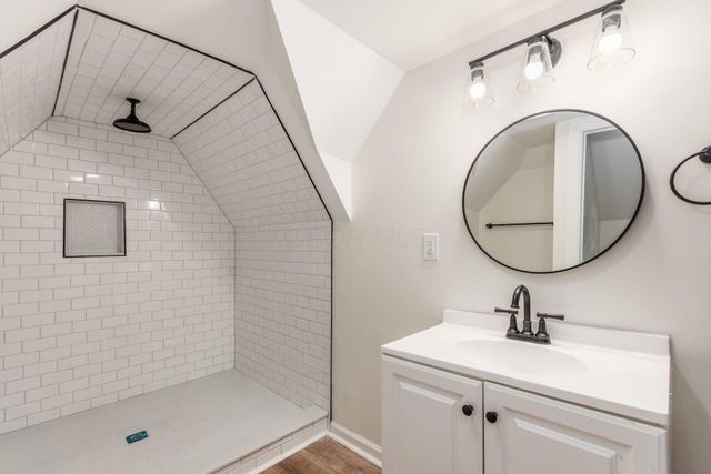 865 Old Leonard Avenue, Columbus, OH 43203