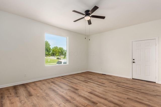 865 Old Leonard Avenue, Columbus, OH 43203