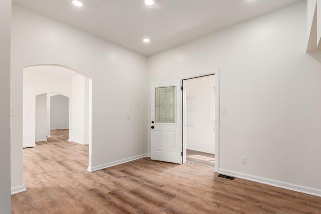 865 Old Leonard Avenue, Columbus, OH 43203