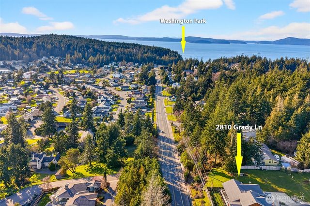 2810 Grady Lane, Anacortes, WA 98221