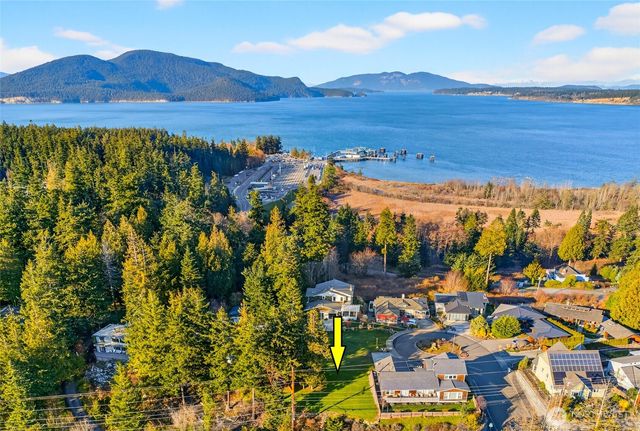 2810 Grady Lane, Anacortes, WA 98221