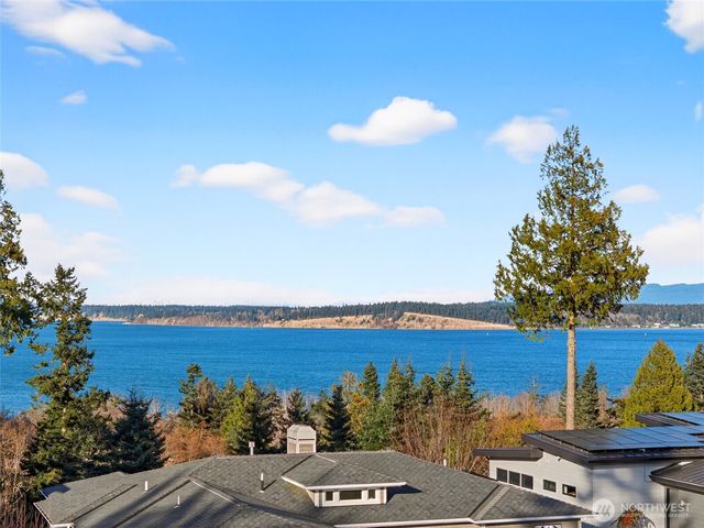 2810 Grady Lane, Anacortes, WA 98221