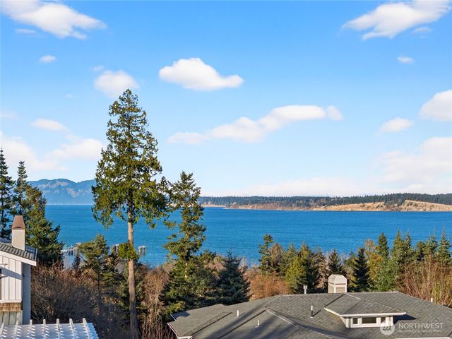 2810 Grady Lane, Anacortes, WA 98221