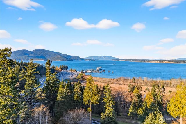 2810 Grady Lane, Anacortes, WA 98221
