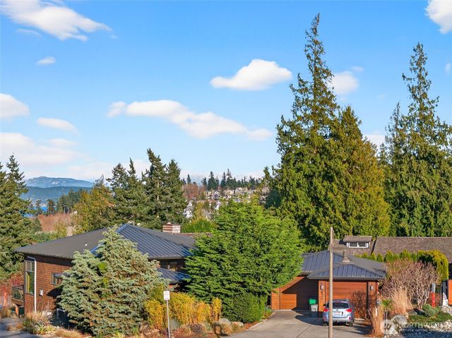 2810 Grady Lane, Anacortes, WA 98221