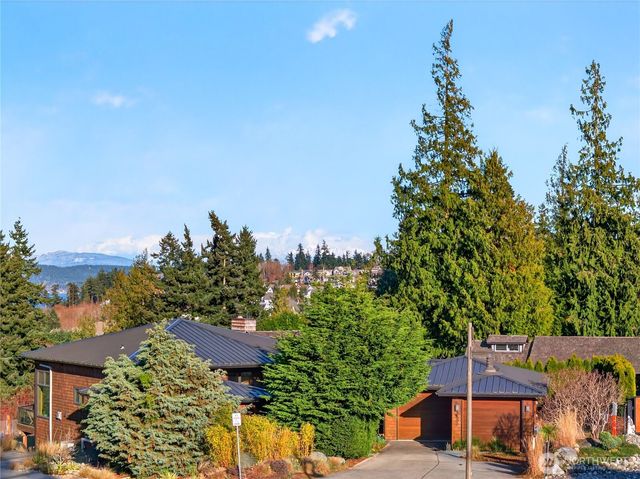 2810 Grady Lane, Anacortes, WA 98221