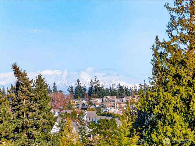 2810 Grady Lane, Anacortes, WA 98221