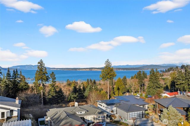 2810 Grady Lane, Anacortes, WA 98221