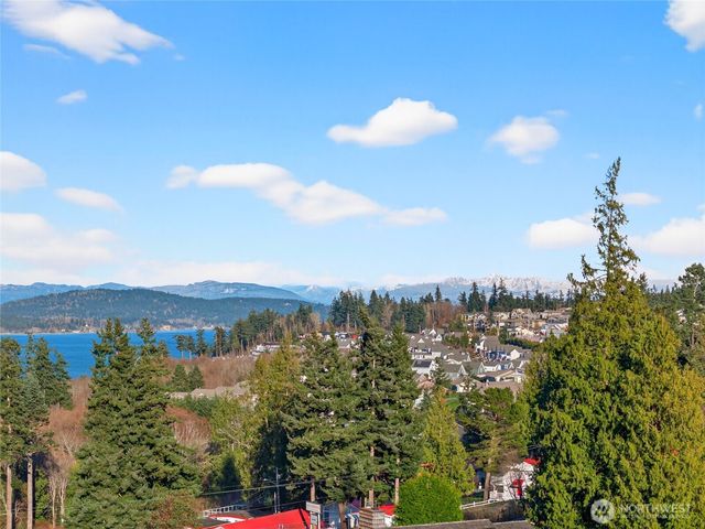 2810 Grady Lane, Anacortes, WA 98221