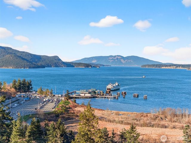2810 Grady Lane, Anacortes, WA 98221